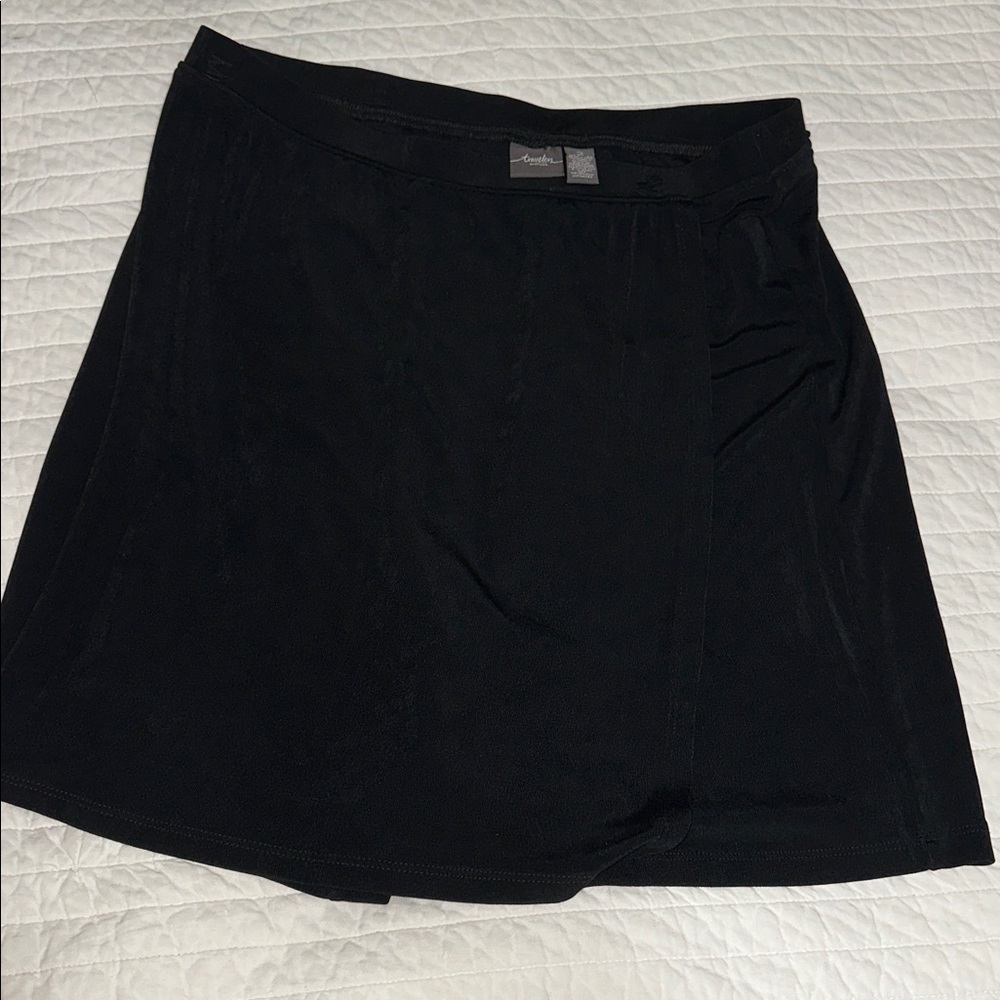 Chico skort size 2 Large